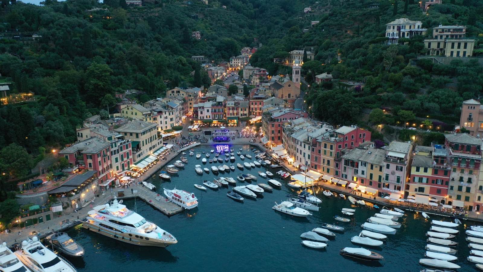 L’”ESTATE A PORTOFINO” SI ACCENDE TRA GRANDI ESIBIZIONI E MUSICA D’AUTORE